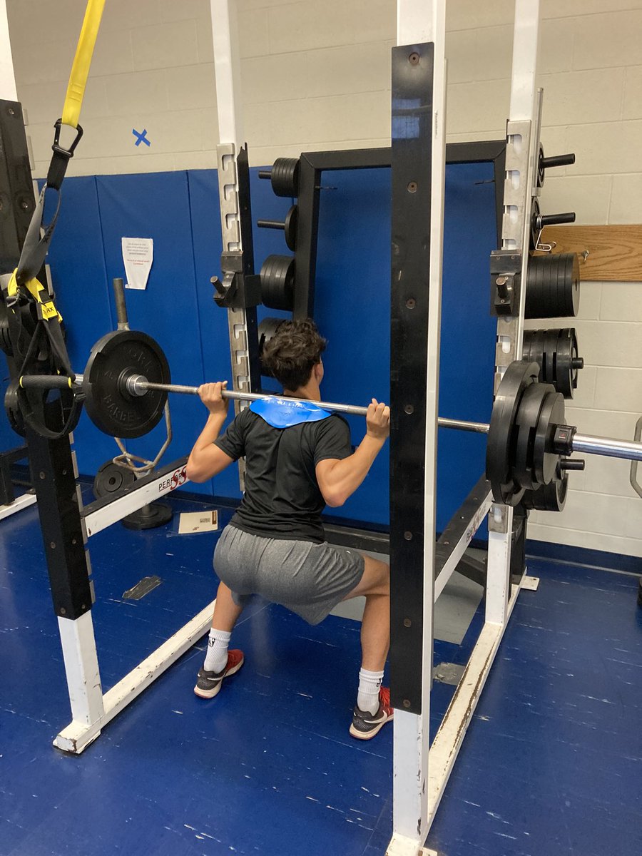 TimRose_'s tweet photo. 6 am crew working hard.
Eli T.
Perry F.
Judah T. @Judahhoops
#BomberStrong https://t.co/tLbIGIVdRe