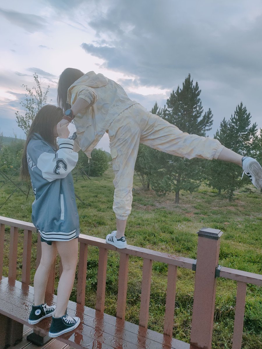 这两个小娘子这个淘