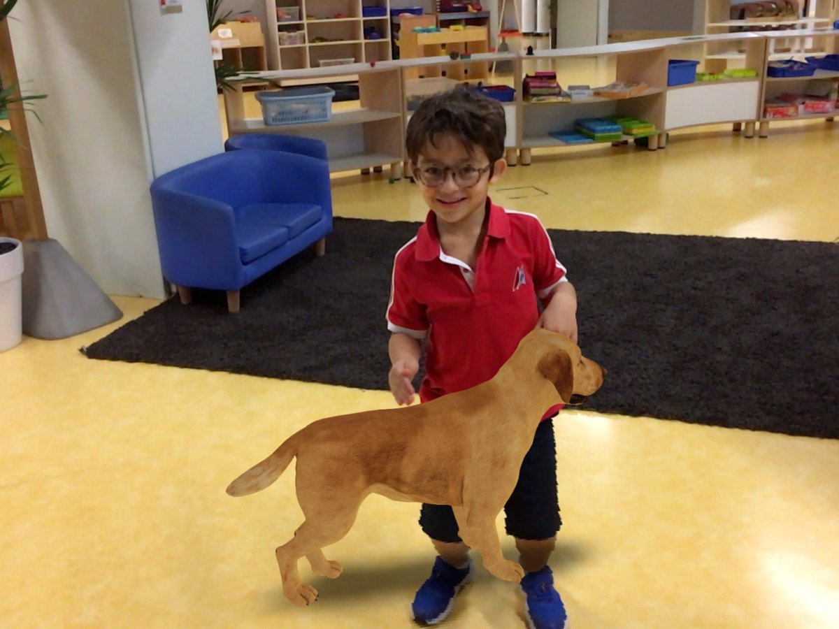 ClareHibbard's tweet image. Our pets came to class. I forgot how much fun 3D animals can be ⁦@DAAElementary⁩