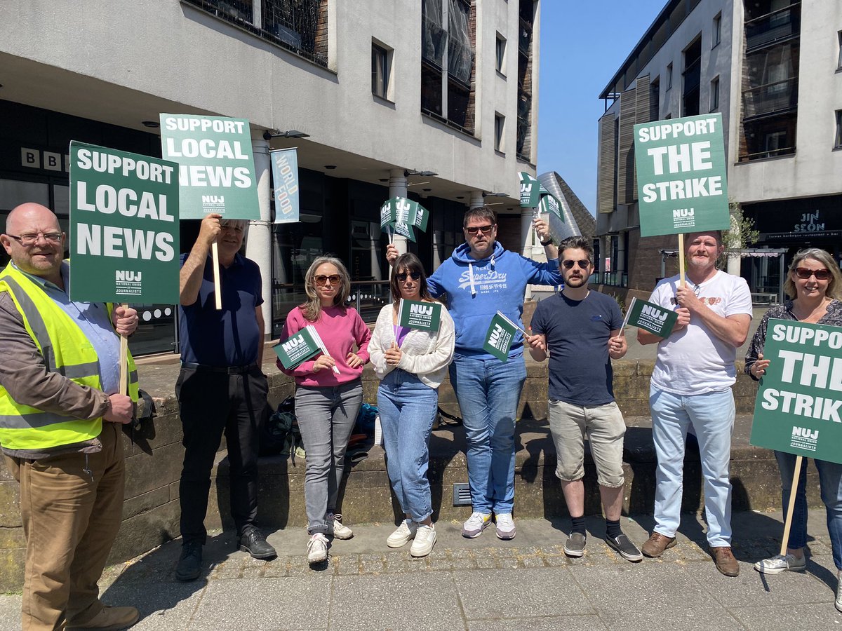 Absolute legends… Day two picket line in Coventry. Every striking member of staff is losing money to highlight this dispute over cuts to Local Radio @NUJofficial @NUJBBCRegions #KeepBBCLocalRadioLocal