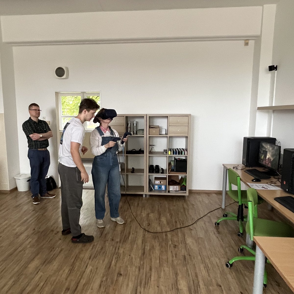 chytraktim's tweet image. Kolegové z Finska testují společně s našimi žáky školní “Centrum aplikované techniky”. Jde jim to dobře. Všem.🙂
#gymnazium #Sokolov #informatika #ict #karlovarskykraj