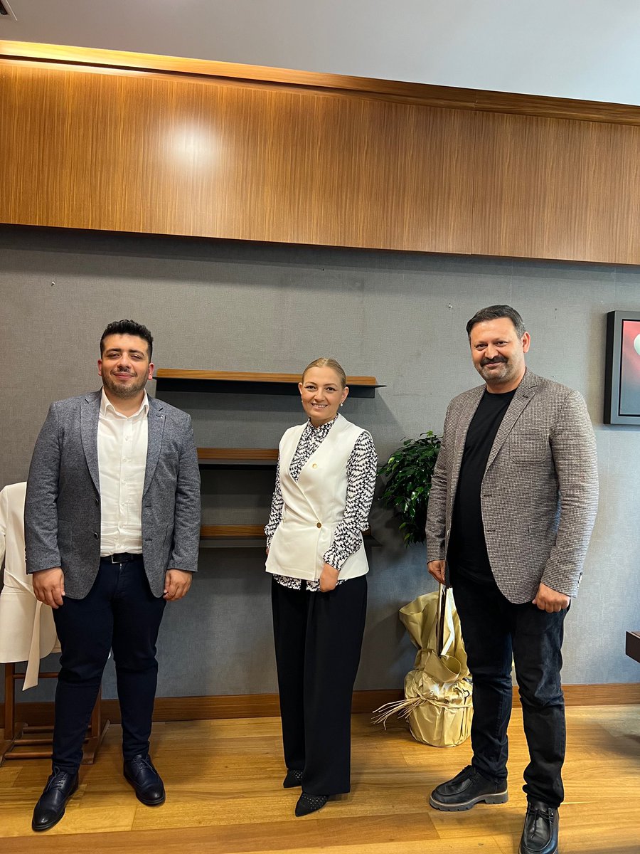 avfatmaoncu's tweet photo. Özel Engelli Bakım Merkezleri Derneği Başkanı Sayın Evren Aslan Bey, Gazi Meclisimizde bize hayırlı olsun ziyaretinde bulundu. 

Türkiye Yüzyılına hep beraber emin adımlarla ilerliyoruz. 🇹🇷🇹🇷🇹🇷 https://t.co/O8fbChOpwR