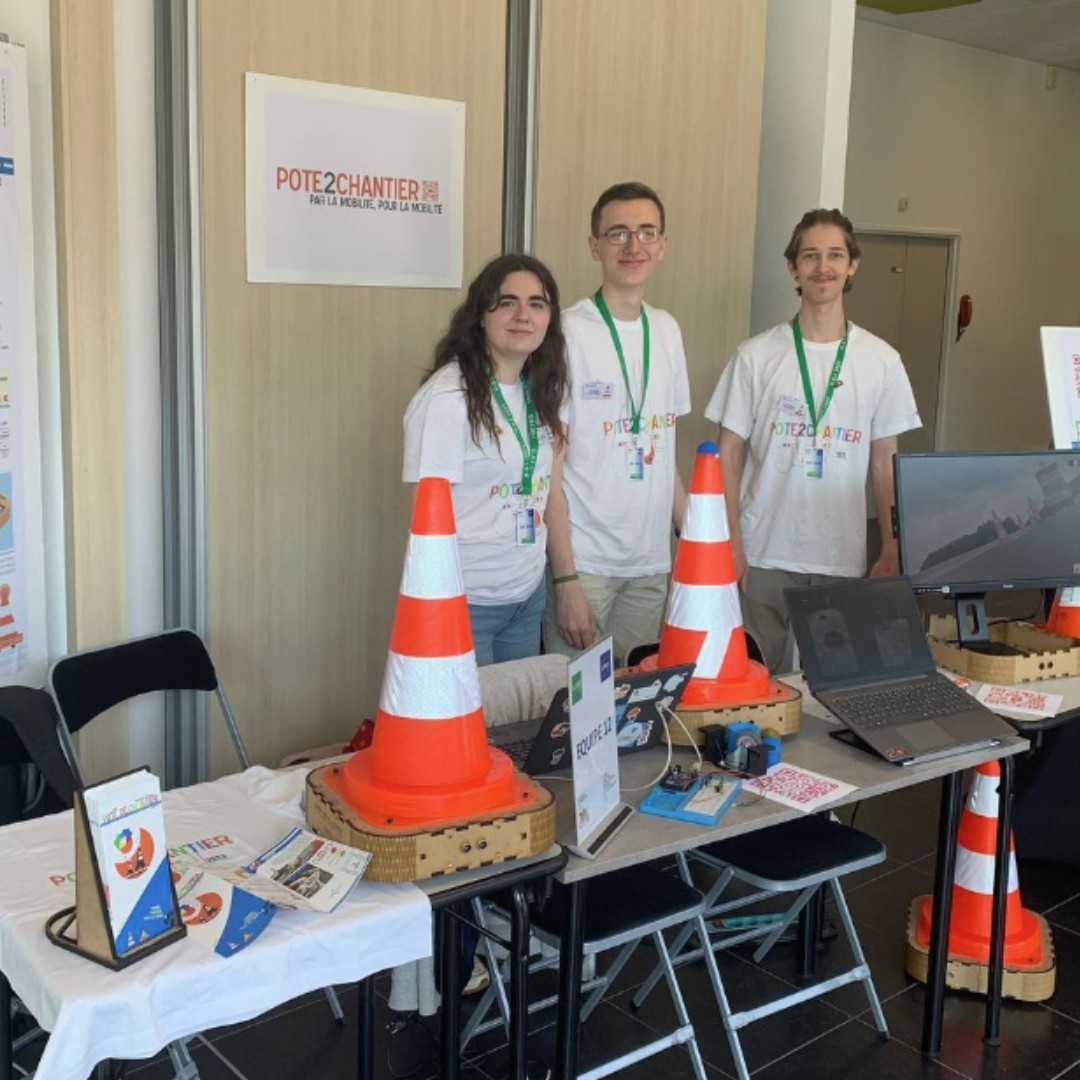 ArtsetMetiers_'s tweet photo. 💡 Retour sur la finale nationale des 14e les Olympiades des Sciences de l'Ingénieur 2023 organisées par l’UPSTI

🏆 Arts et Métiers, partenaire OR, a remis le prix de l'Innovation Responsable au Lycée H. Loritz de Nancy pour le projet « Pote2Chantier ».

Félicitations à tous 🎉 https://t.co/QGFvr9fXsJ