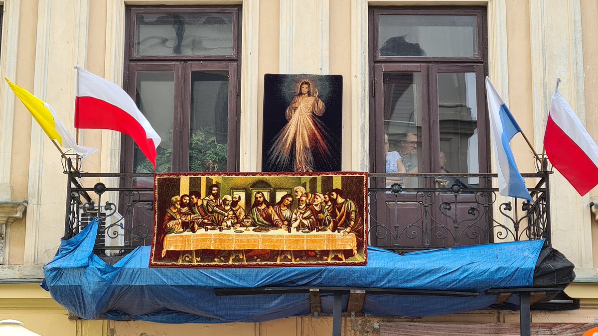 makami1974's tweet photo. Nie wstydzę się Jezusa. Procesja w Uroczystość Najświętszego Ciała i Krwi Chrystusa. Lublin. https://t.co/Elw2F4AqWj