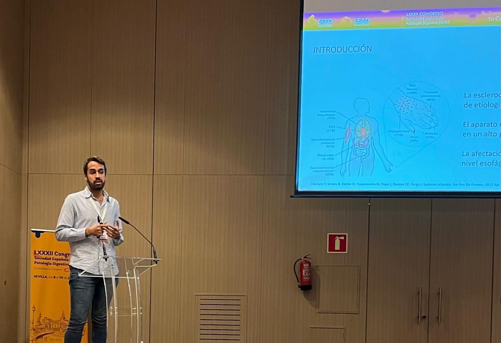 El dr <a href="/AntonioMGar/">Antonio Marín García</a> presenta los resultados de un trabajo colaborativo entre los servicio de medicina interna y digestivo del hospital <a href="/vallhebron/">Vall d'Hebron</a> sobre #dismotidad en pacientes con #esclerodermia 

<a href="/sepdigestiva/">Sociedad Española de Patología Digestiva (SEPD)</a> <a href="/SociedadSEMAIS/">Sociedad SEMAIS</a>