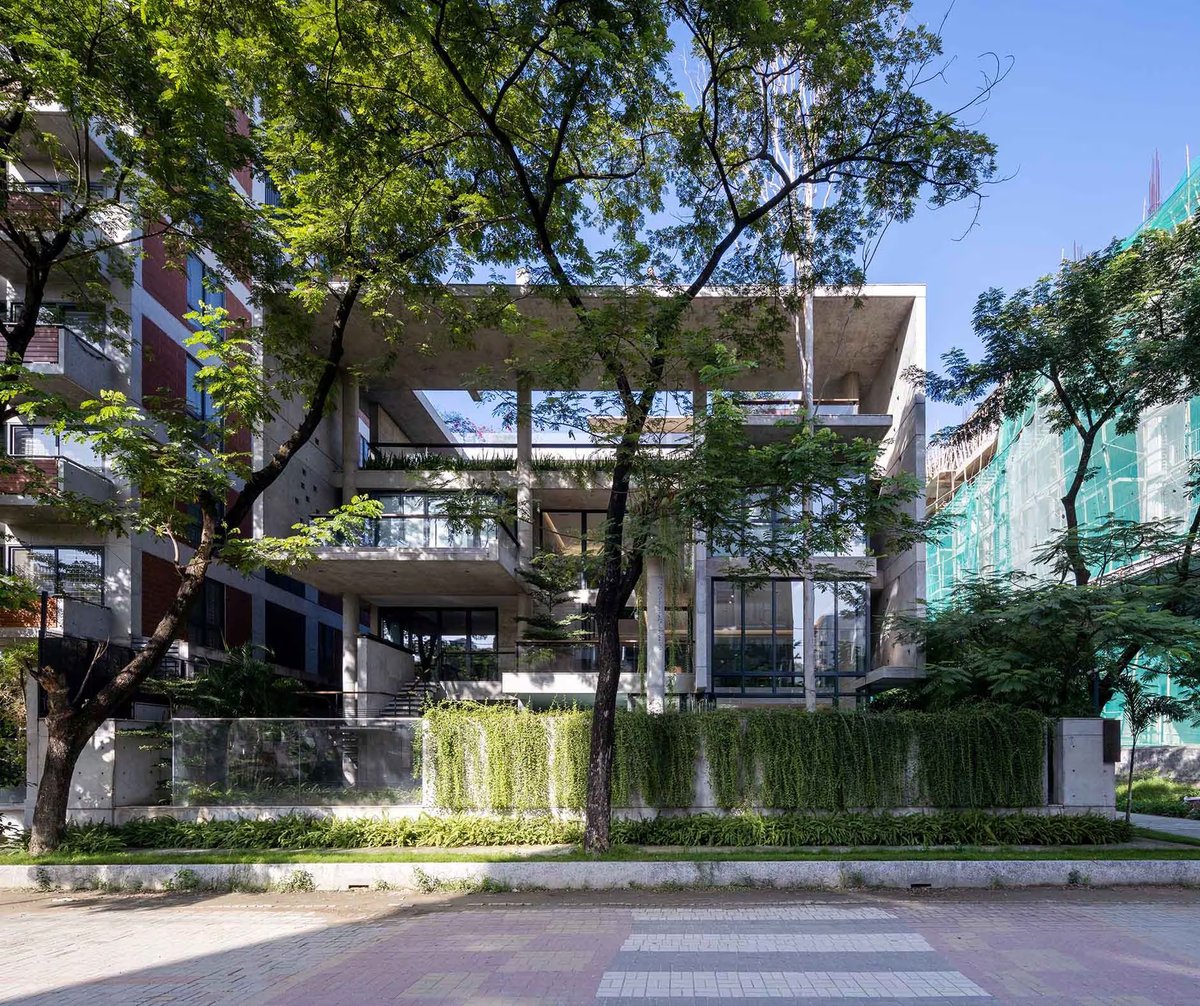 Kunlebarker's tweet photo. Delighted to be hosting the Porcelanosa International Project Awards 2023 tonight. PIPA will be taking over Hanover Square in London for the event.
#architecture #design #PIPAAwards #InteriorDesign #hanoversquare https://t.co/epH3uz3ElX