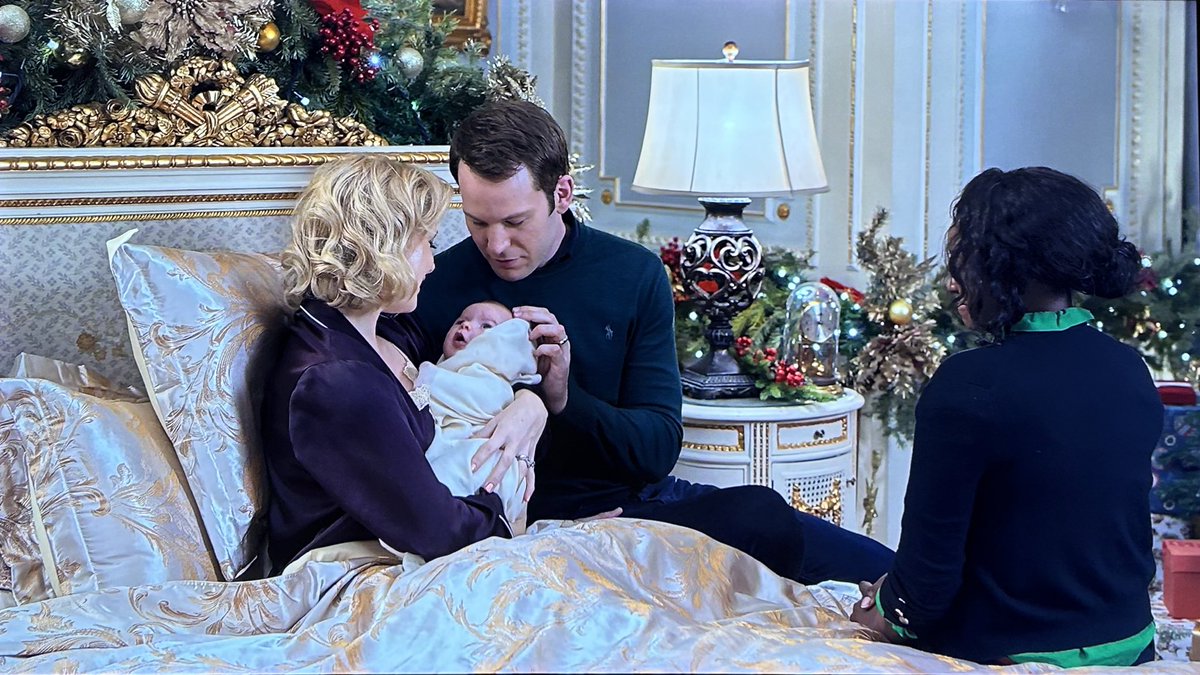 _Yoyae_'s tweet photo. A Christmas Prince: The Royal Baby (2019)
ภาคจบแล้ว เบบี๋กำลังจะมา แต่ที่วังก็มีเรื่องวุ่นๆเหมือนเดิม สิ่งของสำคัญของราชวงศ์หายไป ต้องตามหาว่าใครกันแน่เป็นคนเอาไป หนังก็เรื่อยๆ เนื้อเรื่องไม่ค่อยเน้น ดูเบาๆแบบไม่คิดไรมาก เอาบรรยากาศ
#ChristmaswithYY
#รีวิวNetflix #NetflixTH https://t.co/VrQMKIcvO9