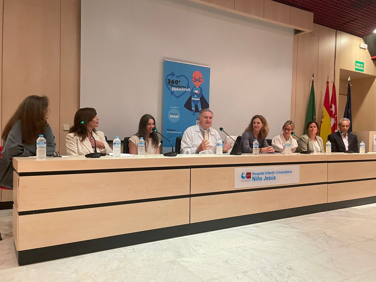 unoentrecienmil (@unoentrecienmil) on Twitter photo Esta jornada de <a href="/educa_med/">Educa-med</a> ha reunido a algunas de las organizaciones más importantes en la lucha contra el #cáncerinfantil en España 💙
👉 <a href="/FundacionRonald/">Fundación Ronald McDonald</a>
👉 <a href="/elsuenodevicky/">elsueñodevicky</a>
👉 <a href="/FundacionCaico/">Fundación Caíco</a>
👉 <a href="/FundAladina/">Fundación Aladina</a>
👉 <a href="/juegaterapia/">Fundación Juegaterapia</a>
👉 <a href="/unoentrecienmil/">unoentrecienmil</a> Esta jornada de <a href="/educa_med/">Educa-med</a> ha reunido a algunas de las organizaciones más importantes en la lucha contra el #cáncerinfantil en España 💙
👉 <a href="/FundacionRonald/">Fundación Ronald McDonald</a>
👉 <a href="/elsuenodevicky/">elsueñodevicky</a>
👉 <a href="/FundacionCaico/">Fundación Caíco</a>
👉 <a href="/FundAladina/">Fundación Aladina</a>
👉 <a href="/juegaterapia/">Fundación Juegaterapia</a>
👉 <a href="/unoentrecienmil/">unoentrecienmil</a>