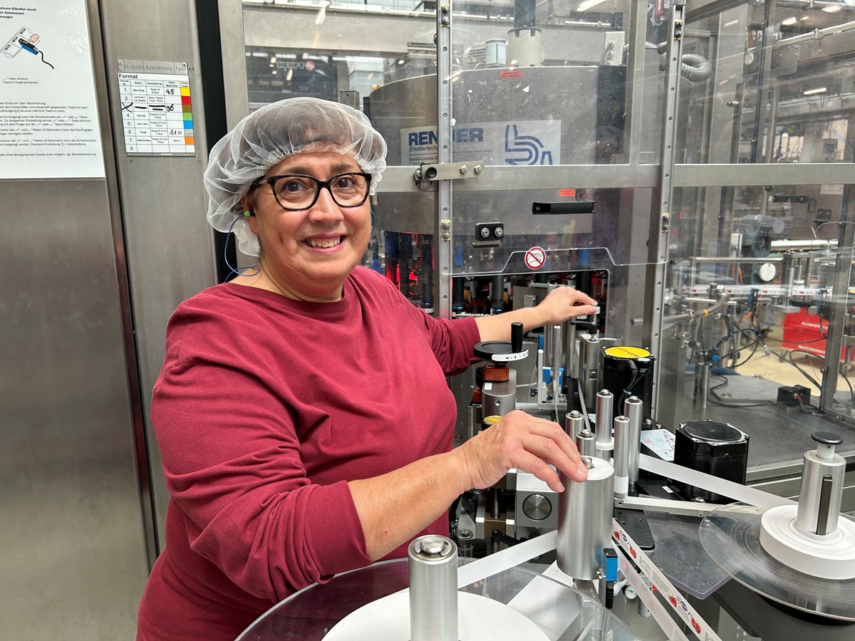 Esmeralda Martins is a special person. Just over 42 years ago, she joined Hero and has worked with us in our Lenzburg production facility ever since. Now, she's retiring – tears will be shed. She is a true Hero. All the best, Esmeralda. We'll miss you.