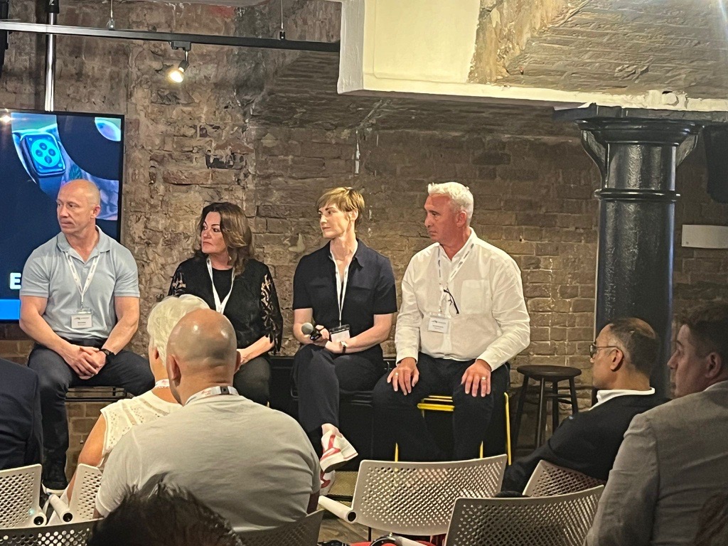 xplor_resamania's tweet photo. Wow, what a day! So many insights. So much passion. So much inspiration. Thank you to Heidi Blackburn, David Minton and the @leisuredb team who organised #Evolve2023 yesterday for a preview of the 2023 State Of The UK Fitness Industry Report. 
#WeAreXplor #XplorGym https://t.co/jW2h2570Bl