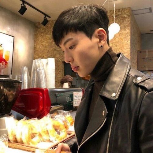 🥀 

    ﹫ ladykumiko.⠀ posted an sns update!

     ≡   06 ╱ 08 ╱ 2023
     ⌕   Disabled.

     “ low quality pics of a high quality gentleman. happy national bff day, <a href="/httpsinfull/">Ricci.</a> . 😚 ” ⠀ ⠀