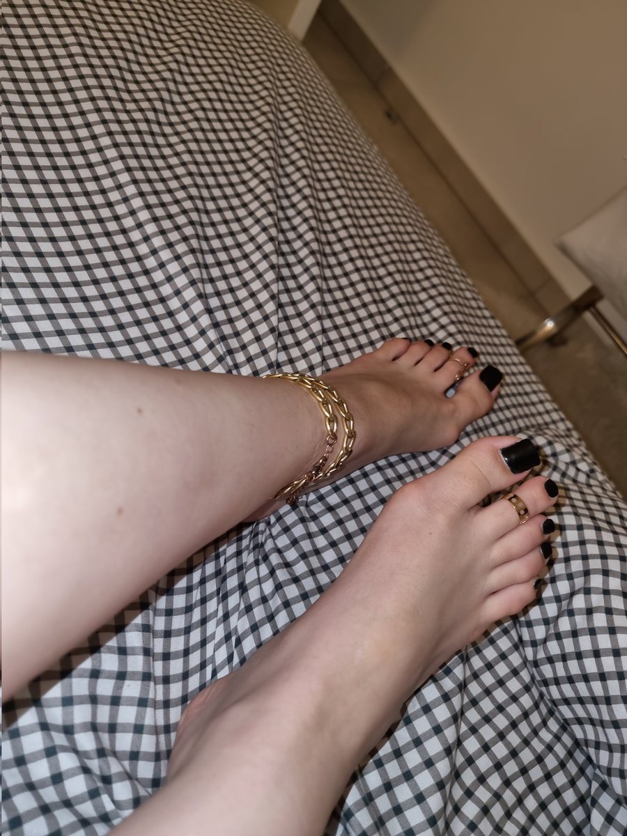 QueenDominaKim's tweet photo. @rt_feet https://t.co/ImJh4fobrQ