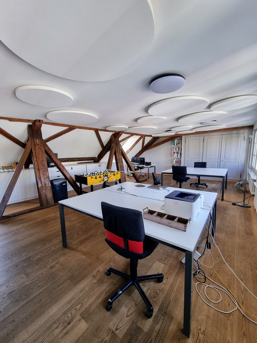 1 Arbeitsplatz fix &amp; 2 shared in 8001 Zürich zu vermieten!
• Inkl.: Internet, Sitzungszimmer, Reinigung und mehr
• Wo: Urania, Schipfe, Rudolf-Brun-Brücke (5 Minuten zum Bahnhof)
• Wann: Ab sofort oder nach Vereinbarung
📧 Interesse? Bitte bei mir melden: peter@b-h.ch