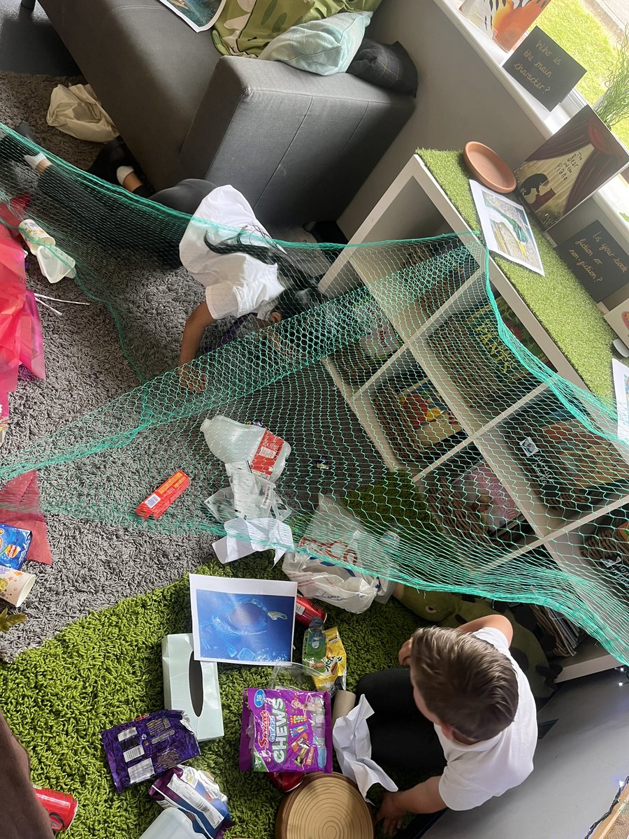 This week we put ourselves in the fins of the sea creatures… we had to complete an obstacle course, avoiding the fishing net and all of the rubbish!🐟🐠🐡 <a href="/PrimaryElaine/">Elaine Primary</a>