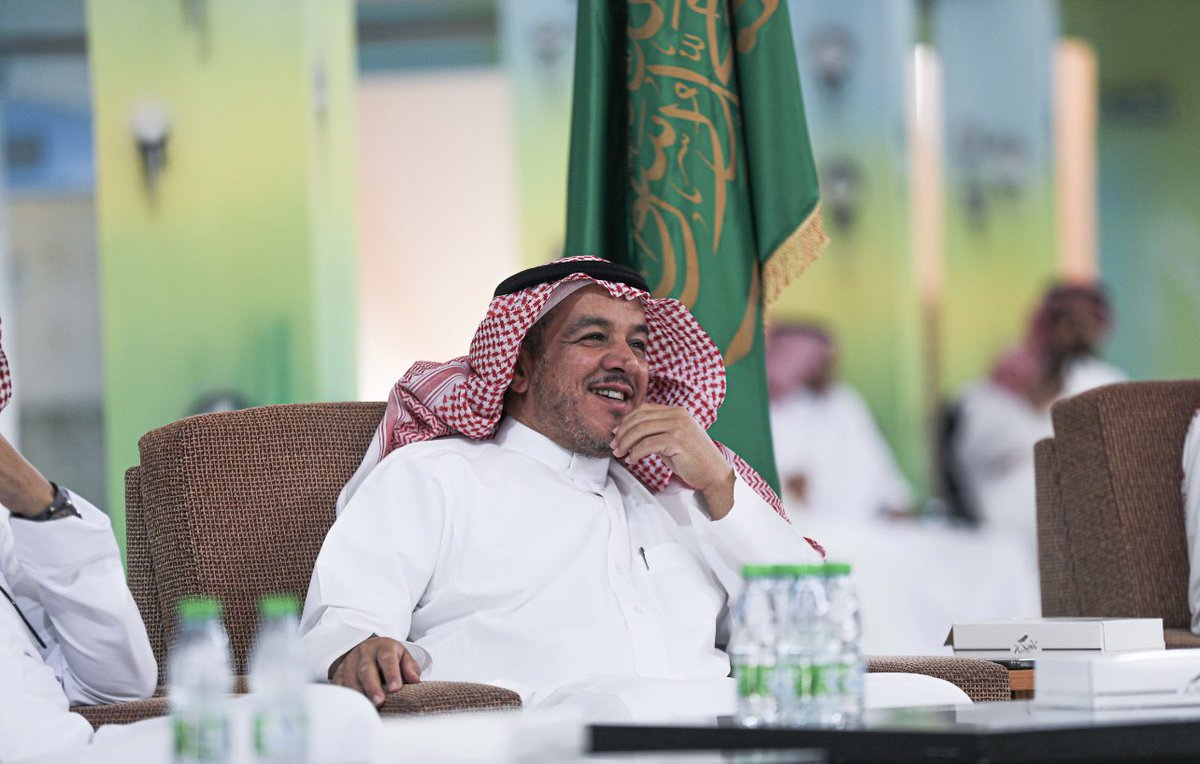 toa5968's tweet photo. اقامت مدرسة #حرمة الابتدائية والمتوسطة احتفالا للمربي الفاضل الأستاذ /عبدالعزيز بن ناصر اللعبون 
بمناسبة احالتة للتقاعد ،بعد سنوات من العطاء والتميز والابداع .
نتمنى لك حياة سعيدة 
ابو ناصر  🌹 https://t.co/pAN5GODJsD