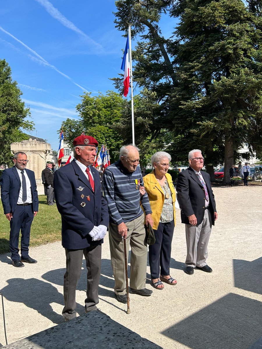 DMD_41's tweet photo. La #cérémonie d’hommage aux « Morts pour la France » en Indochine et Théâtres d’Opérations Extérieurs, présidée par François Pesneau, Préfet de Loir-et-Cher et Philippe Gouet, président du Conseil Départemental, s’est déroulée ce jour à Blois. https://t.co/9xIUj4GSqN