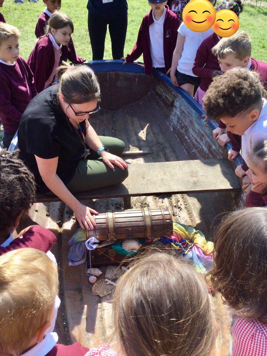 ThamesideSch's tweet photo. Excitement levels are high in Year 1 today after we discovered a trail of shells leading to a treasure chest full of exciting thing! Ask your child what message we found hiding inside and who it was from…#YSCtps #YTDtps #Year1tps #Englishhook @theliteracytree https://t.co/w4GZ7RMcYx