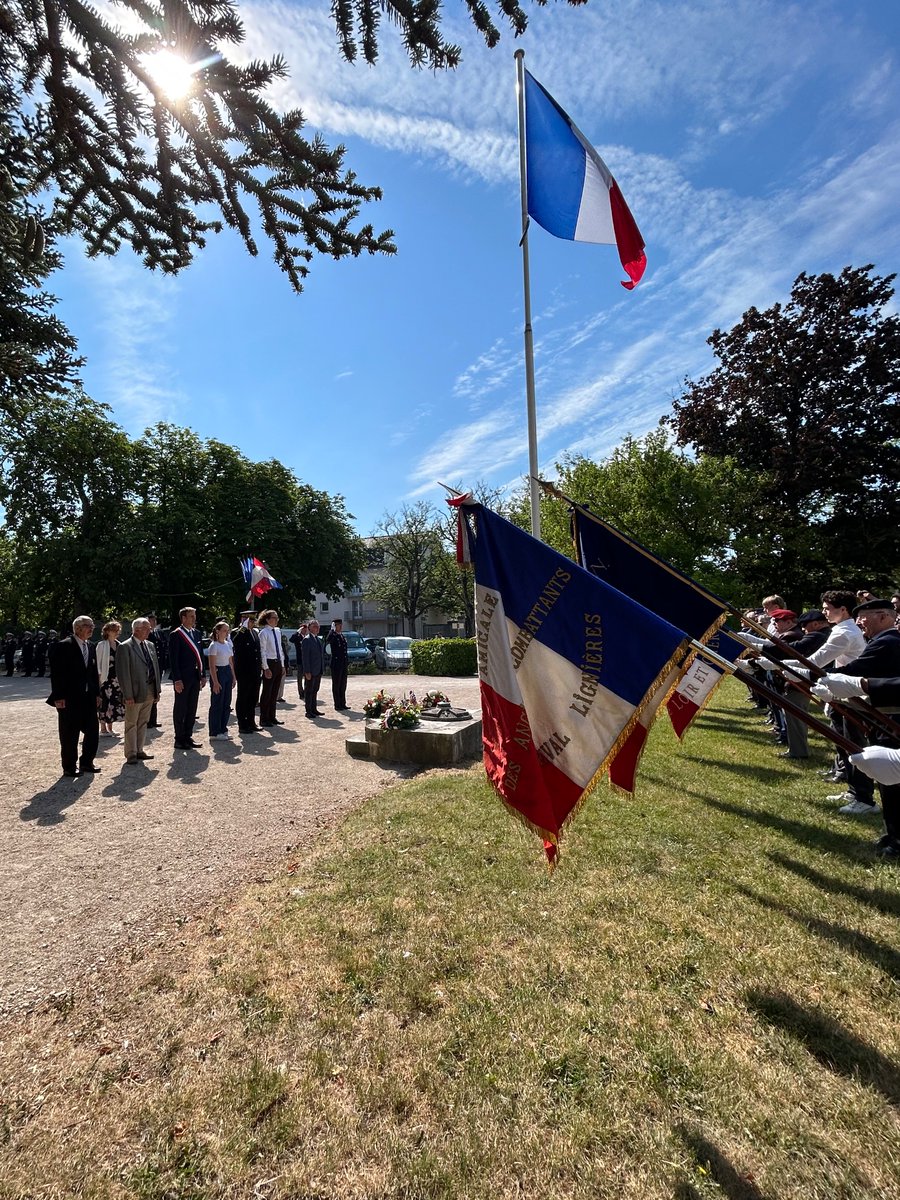 DMD_41's tweet photo. La #cérémonie d’hommage aux « Morts pour la France » en Indochine et Théâtres d’Opérations Extérieurs, présidée par François Pesneau, Préfet de Loir-et-Cher et Philippe Gouet, président du Conseil Départemental, s’est déroulée ce jour à Blois. https://t.co/9xIUj4GSqN