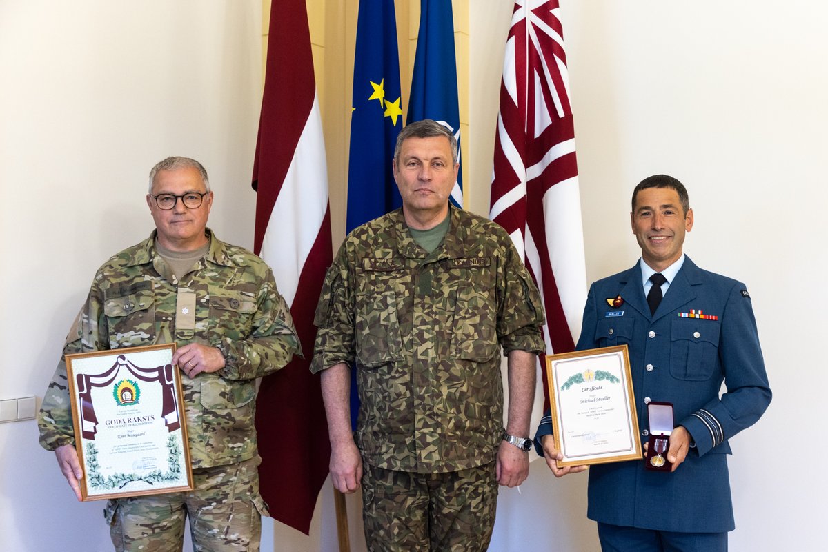 LtGen Kalniņš, Chief of @Latvijas_armija 🇱🇻💯awarded @NFIU_Latvia members - Maj Mueller 🇨🇦 with 🎖️Medal of Merit in Service, 2nd Class, and Maj Mosegaard 🇩🇰 with Sertificate of Recognition for the work at #NFIU & contribution to military capabilities development #StrongerTogether