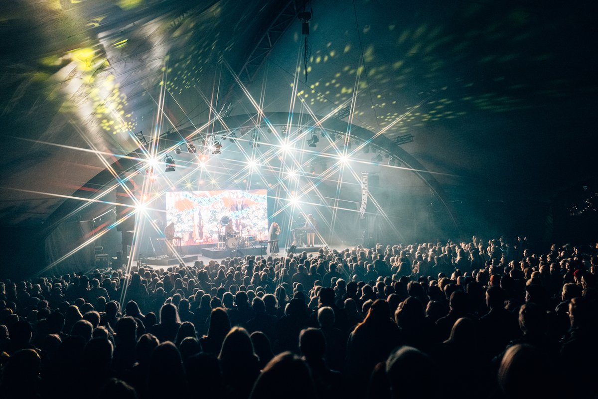 Helsingin juhlaviikot tähyilee jo tulevaisuuteen ja hakee taiteellista johtajaa viisivuotiskaudelle 2025–2029. Syksystä 2018 Juhlaviikkojen taiteellisena johtajana toiminut Marko Ahtisaari vastaa vielä kuluvan kesän sekä vuoden 2024 festivaalin ohjelmasta. Uusi taiteellinen