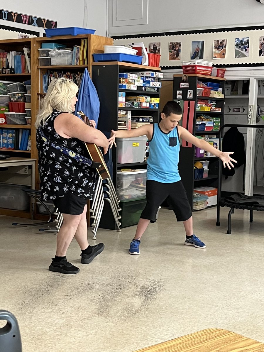 VPJenGatopoulos's tweet photo. It’s always a great time when Ms. @joanminnery comes to New Visions! Smiles, laughs, dancing, and happy tears were the themes today! ❤️🎶 @GEDSB @JH_Jayhawks #music #inspirational #AutismAwareness #MusicAppreciation #Dance https://t.co/JMMXeXlzan