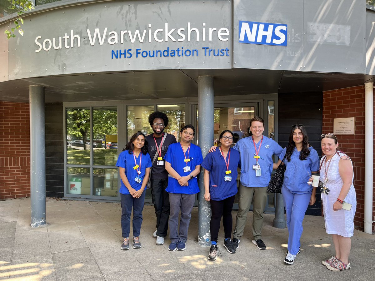 EdSwft's tweet image. Celebrated with some of our @UoB_medic finalists on their penultimate day of medical school - the future is bright ⭐️