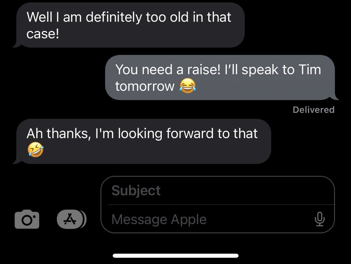 This #apple employee needs a raise <a href="/tim_cook/">Tim Cook</a> 😂
