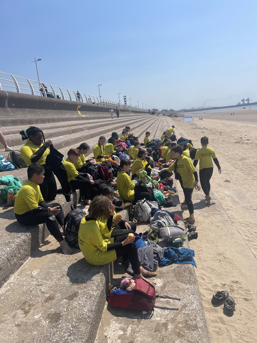 MrFielding tweet media