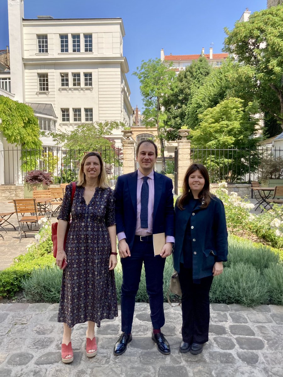 Fruitful working session with the Consul General of Italy in Paris, Ms. Irene Castagnoli, and Consul Bianca Longobardi on strengthening ties between Italian and French cities @ItalyinParis @ItalyinFrance @CGCParisCenter @KihlgrenGrandi #citydiplomacy #CityDiplomacyLab