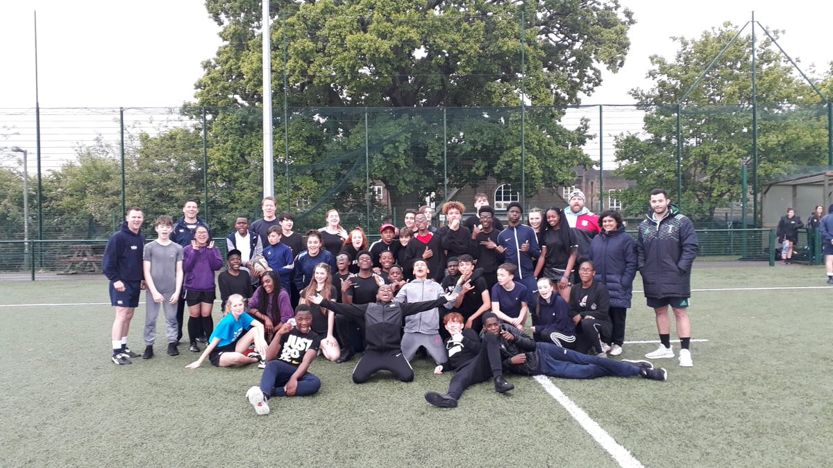 MPSCommunities's tweet photo. Today we started the final 6 week Project Rugby programme of the season with a new cohort in South London. Session 1 theme 'let's talk' to start breaking down barriers &amp; build trust between young Londoners &amp; Police before playing 🏉🌞👮🏼‍♂️ @quinsfoundation @MPSBromley  @GallagherUK https://t.co/nGJsPxVntU