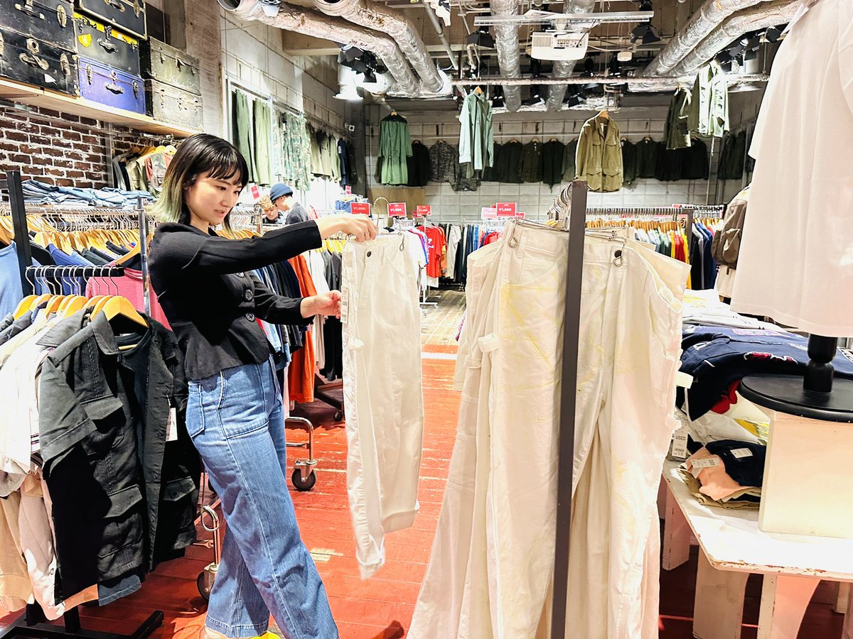 ameten_official's tweet photo. 6/9(金)〜6/11(日)
"音楽とファッションの共存"をコンセプトにしたファッションイベント『オルタナファッションフェスタ』とのSPコラボ企画✨
会場 @iiie_craftbeer 

／
アメ天にゆかりのある方々が古着バイヤーとなって選んだ至極の一品を期間中見て実際に購入できる‼️
＼

WEGO VINTAGE全面協力✨✨ https://t.co/c08BK4YGIv