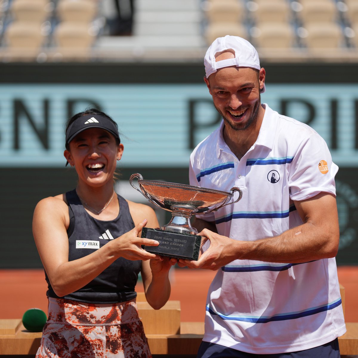 rolandgarros's tweet photo. 🇯🇵 🙌 🇩🇪

Congratulations @miyukato1121 &amp; Tim Puetz!

#RolandGarros https://t.co/ysKO26S5SP