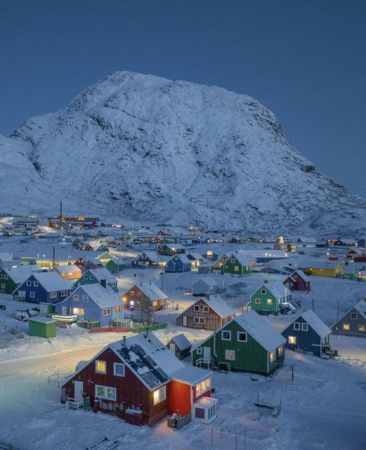 Greenland 🇬🇱🏘️🪔🏔️❄️