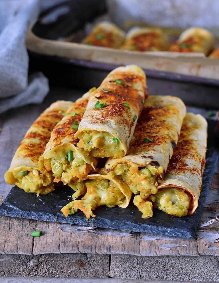 Yummy Baked Taquitos! 😍
They are stuffed with flavorful ingredients, 100% vegan, gluten-free, and so simple. 😃
📌Recipe: elavegan.com/easy-vegan-taq…
#Elavegan
#vegan
#glutenfree
#taquitos