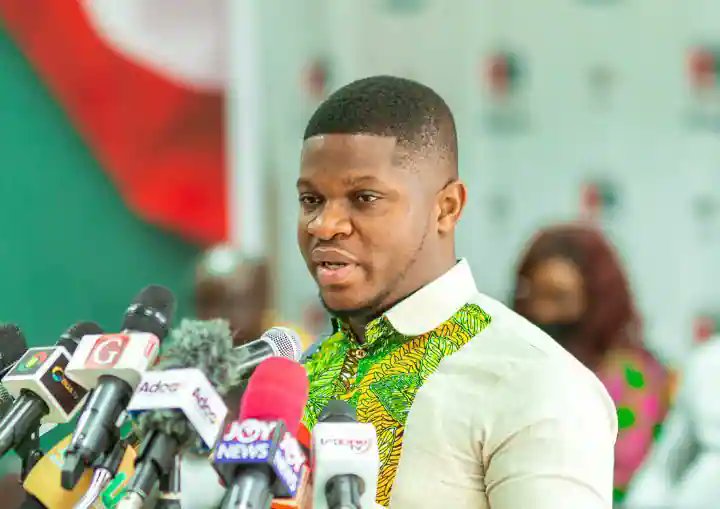 threndztable's tweet photo. You don’t need development only during by-elections – Sammy Gyamfi raps Assin North #NDC2023 #GHANANEWS #Viral #treaning https://t.co/Tln2SiphWL