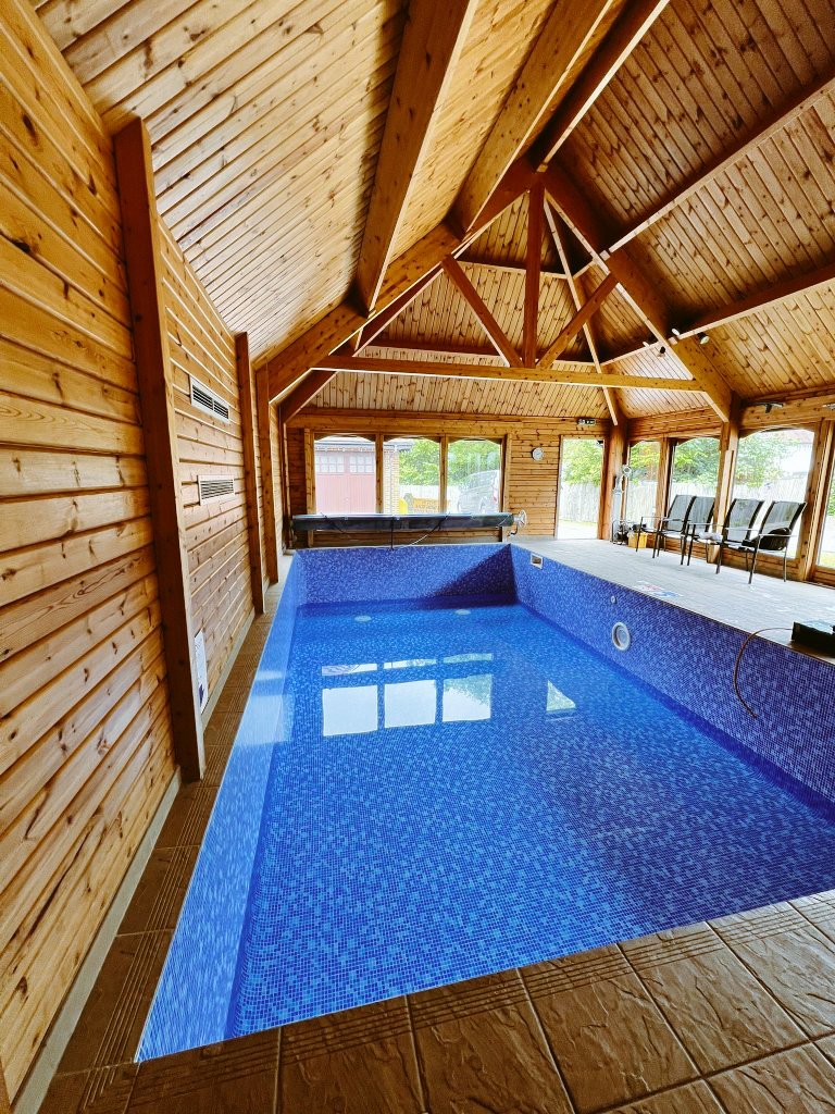 BlueCubePools's tweet image. Another liner replacement done. 💪 This #gardenescape will be perfect for the summer. 😎

#bluecubepools #poollinerreplacement #poolliner #swimming #healthylifestyle #gardeninspiration #poolbuilding #health #wellness #luxurylifestyle #relaxtime #summerswimming