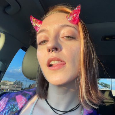 Space__Cadet__'s tweet photo. #NewProfilePic #demon #alternative #greeneyes https://t.co/rSZ6fVIGVO