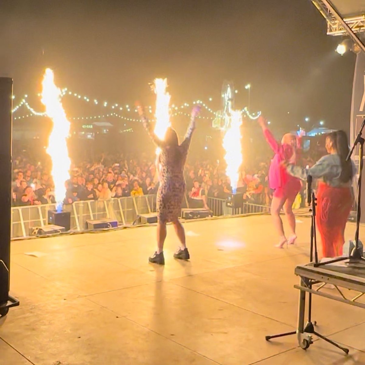 KJE_Events's tweet image. What a busy start to the summer season it has been.

We are delighted to have been asked to return again this year to the @Pubinthepark_ series to provide special effects for headline artists on the main stage.

Check out our @Galaxis #GFlames in action.