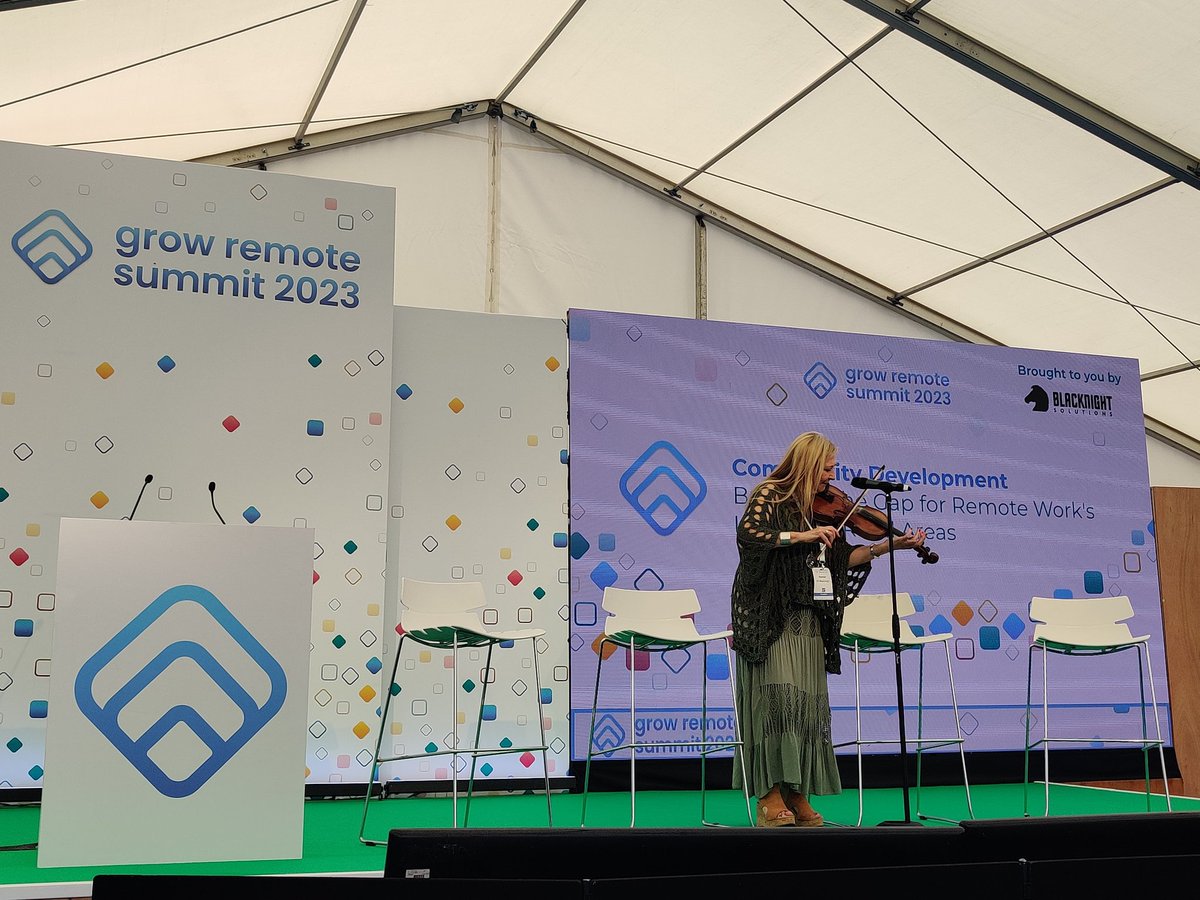 StaceyConnolly_'s tweet photo. Before speaking on her panel, Mairead Ni Mhaonaigh (@CarraigFinn) roused the crowd before lunch at #GrowRemoteSummit. She also explained to @adrianweckler what her unique role of Artist in Residence entails at remote co-working hub @gteicGaothDobh1 https://t.co/Rp3caLXVen