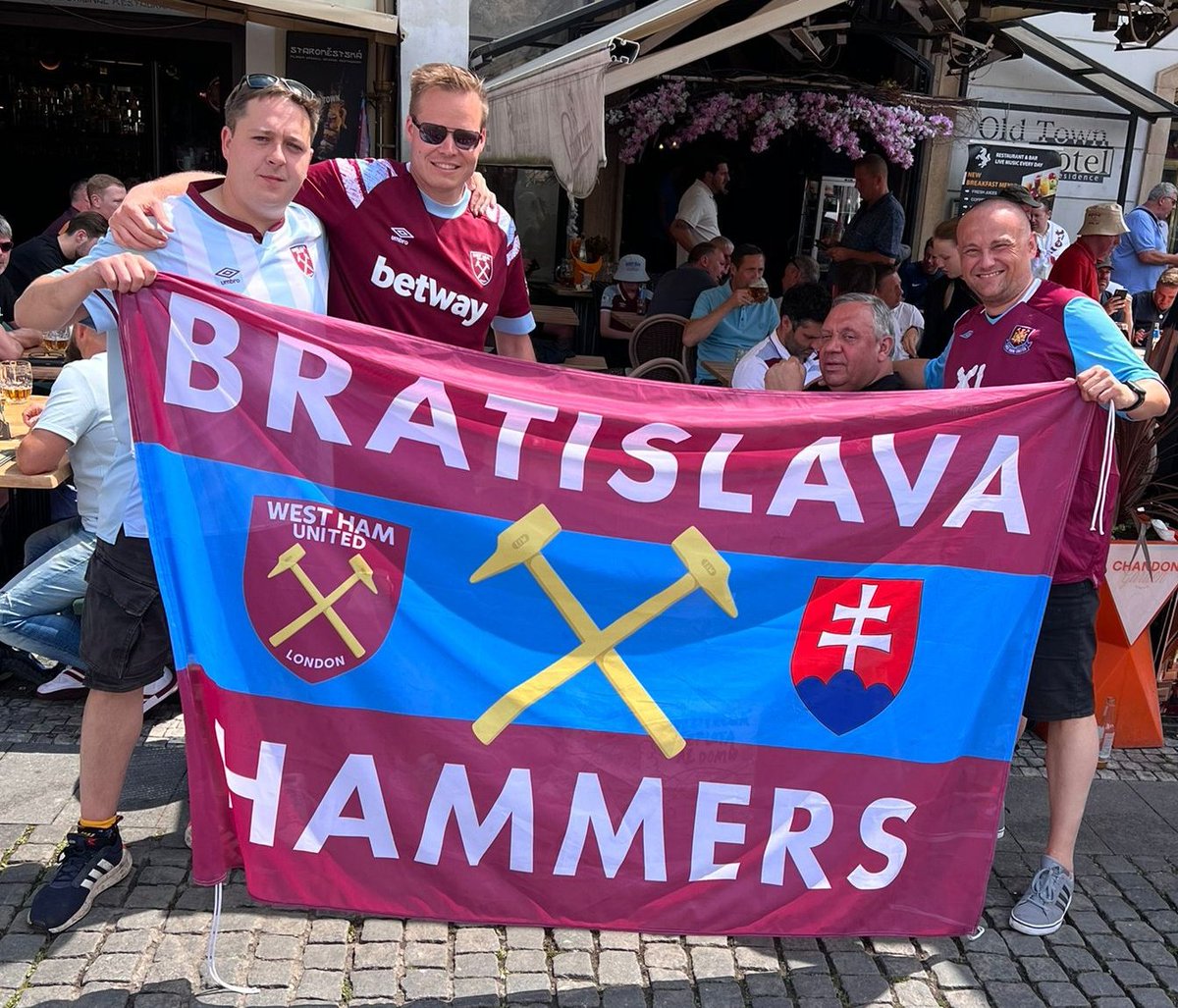 Thank you, Prague. Forever in our hearts ❤️⚒️❤️

#RoadToPrague #WestHam