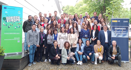HorizonteEuropa's tweet photo. 👋👋 Hoy nos despedimos de los participantes en el XXVIII Seminario de Asesores de proyectos de I+D+I de la UE 🇪🇺 #HorizonteEuropa 🔝

Muchas gracias por vuestro trabajo y entusiasmo 👌

🚌 Buen viaje de vuelta y hasta pronto ‼️ https://t.co/AdXc74MezY