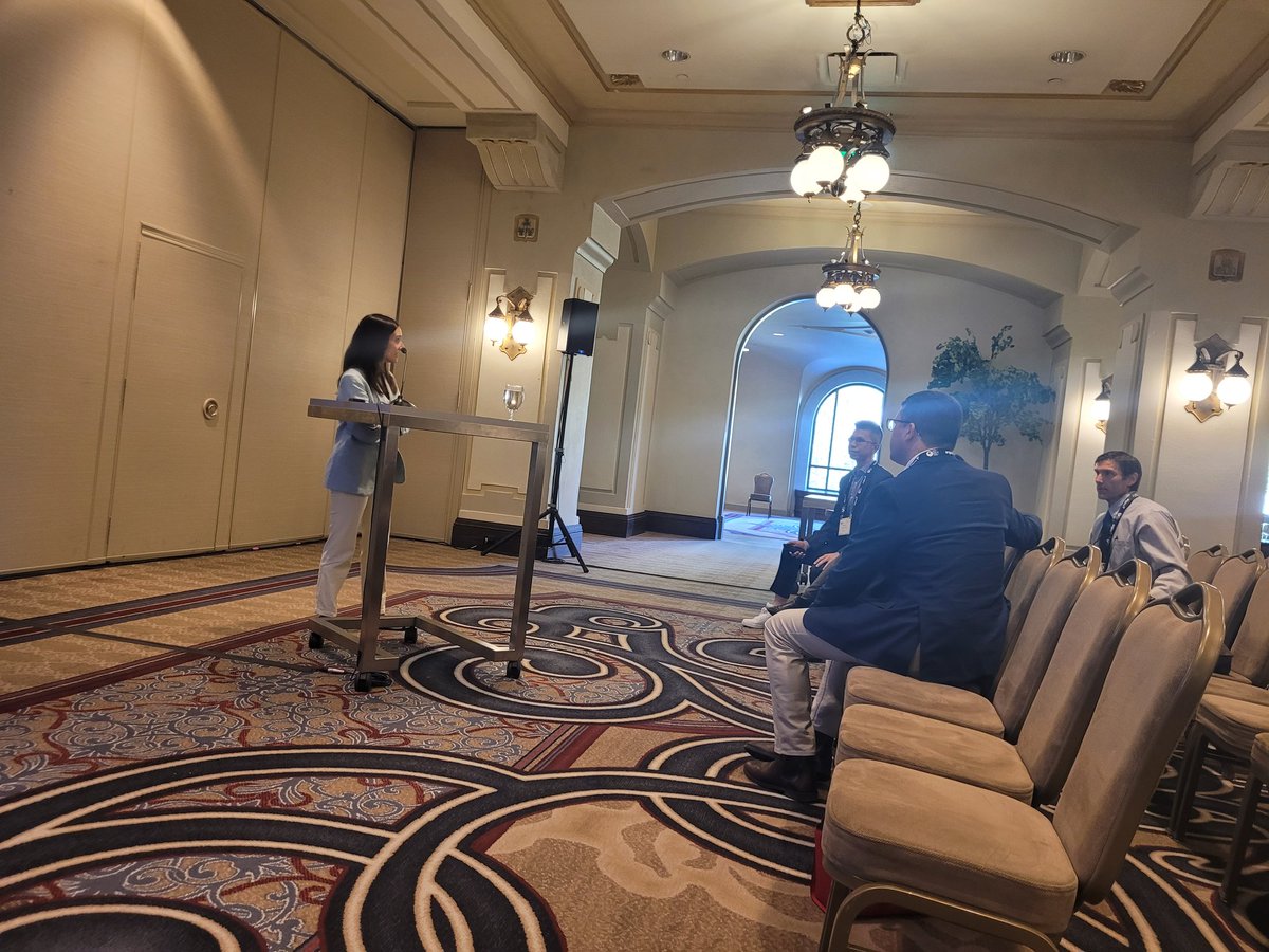 ExcitedBrains's tweet image. Great to speak at the #CSCN symposium today about scalp and SEEG in #Banff. Giving some #HFOnews. 
@spikewhisperer @JPAppendino #neuroscience #neurotwitter