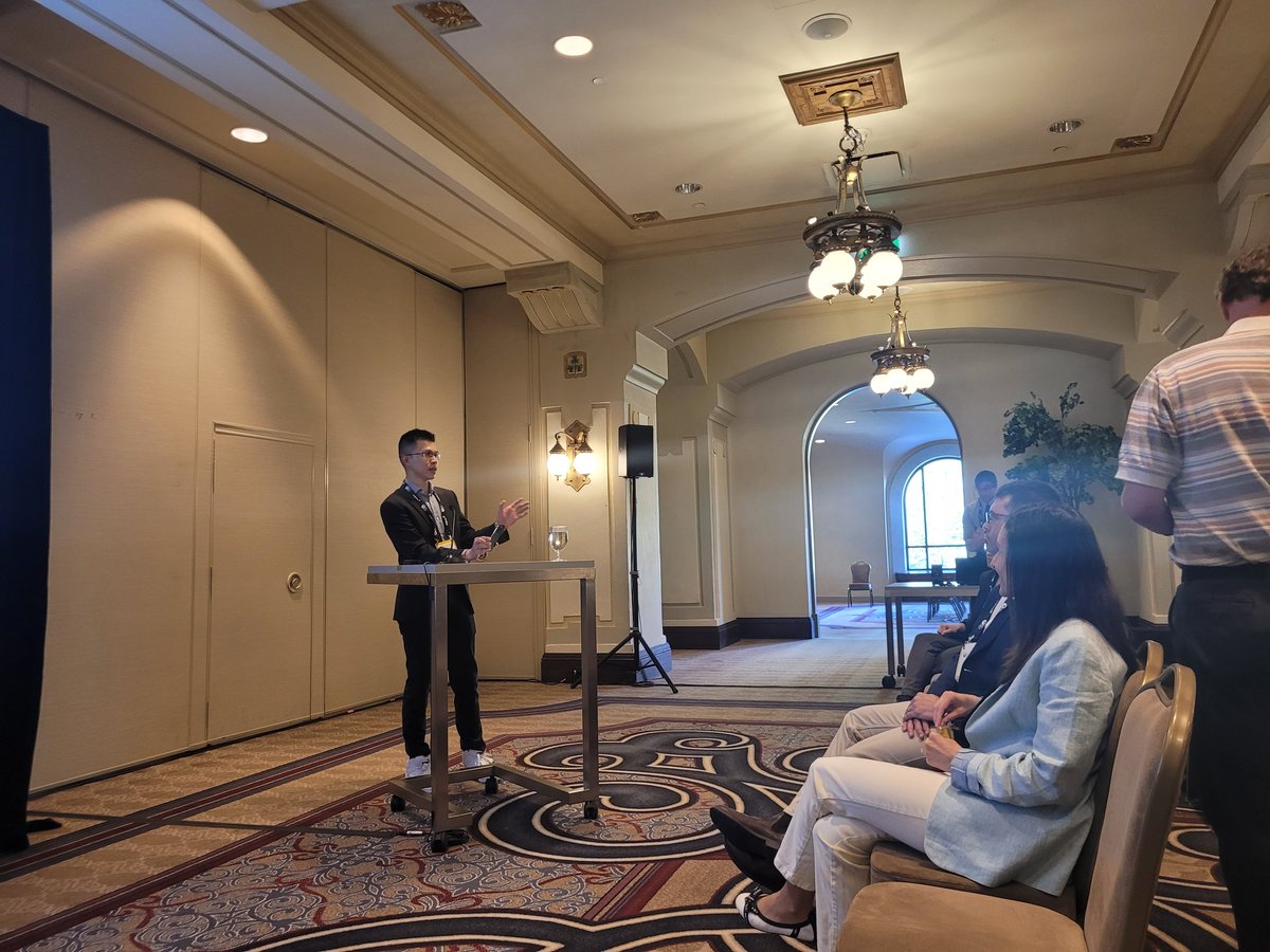 ExcitedBrains's tweet image. Great to speak at the #CSCN symposium today about scalp and SEEG in #Banff. Giving some #HFOnews. 
@spikewhisperer @JPAppendino #neuroscience #neurotwitter