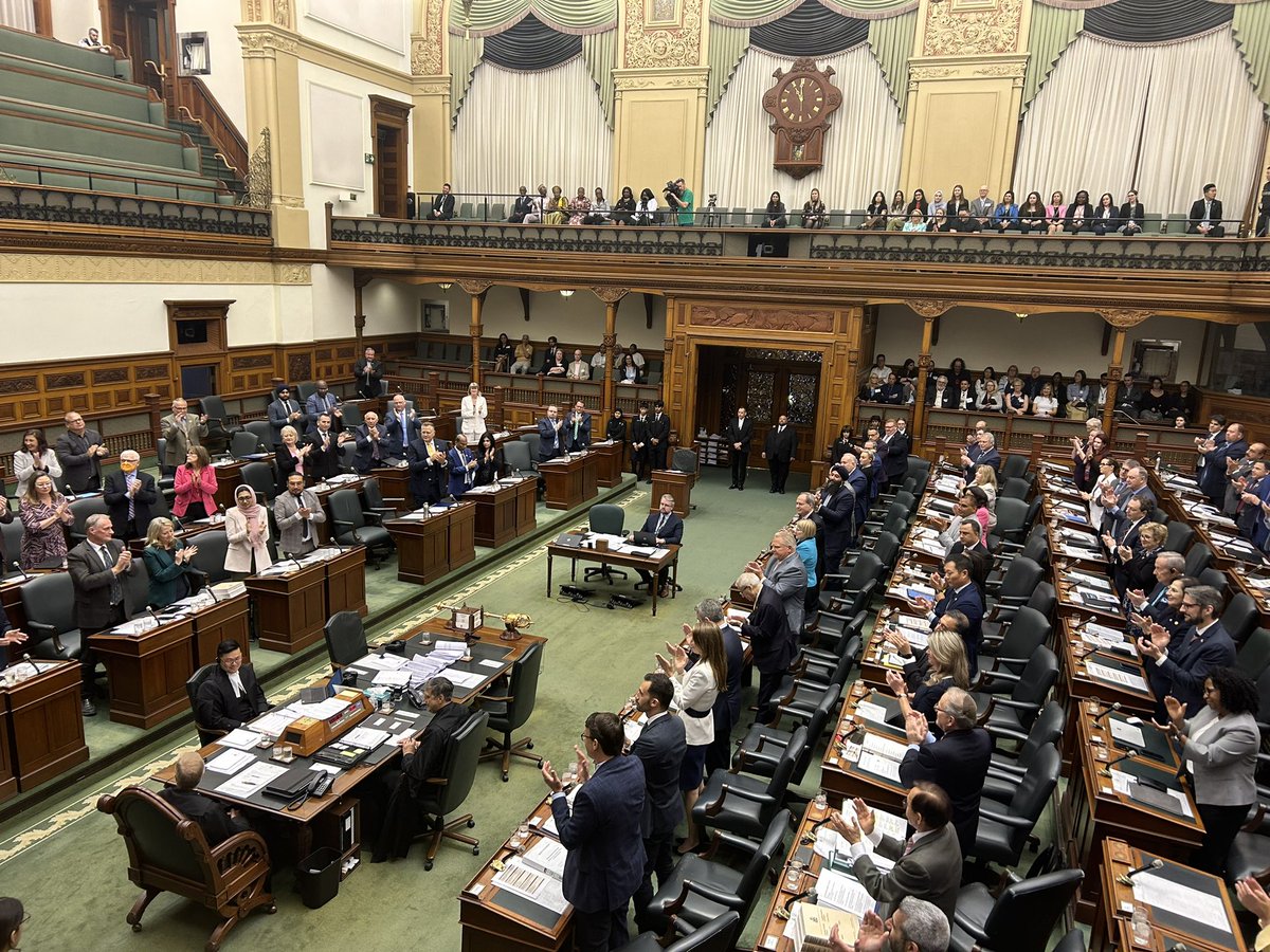 Standing ovation and plaudits all around for Todd Decker, the clerk of the legislature, at the start of his last question period ahead of retirement. #onpoli
