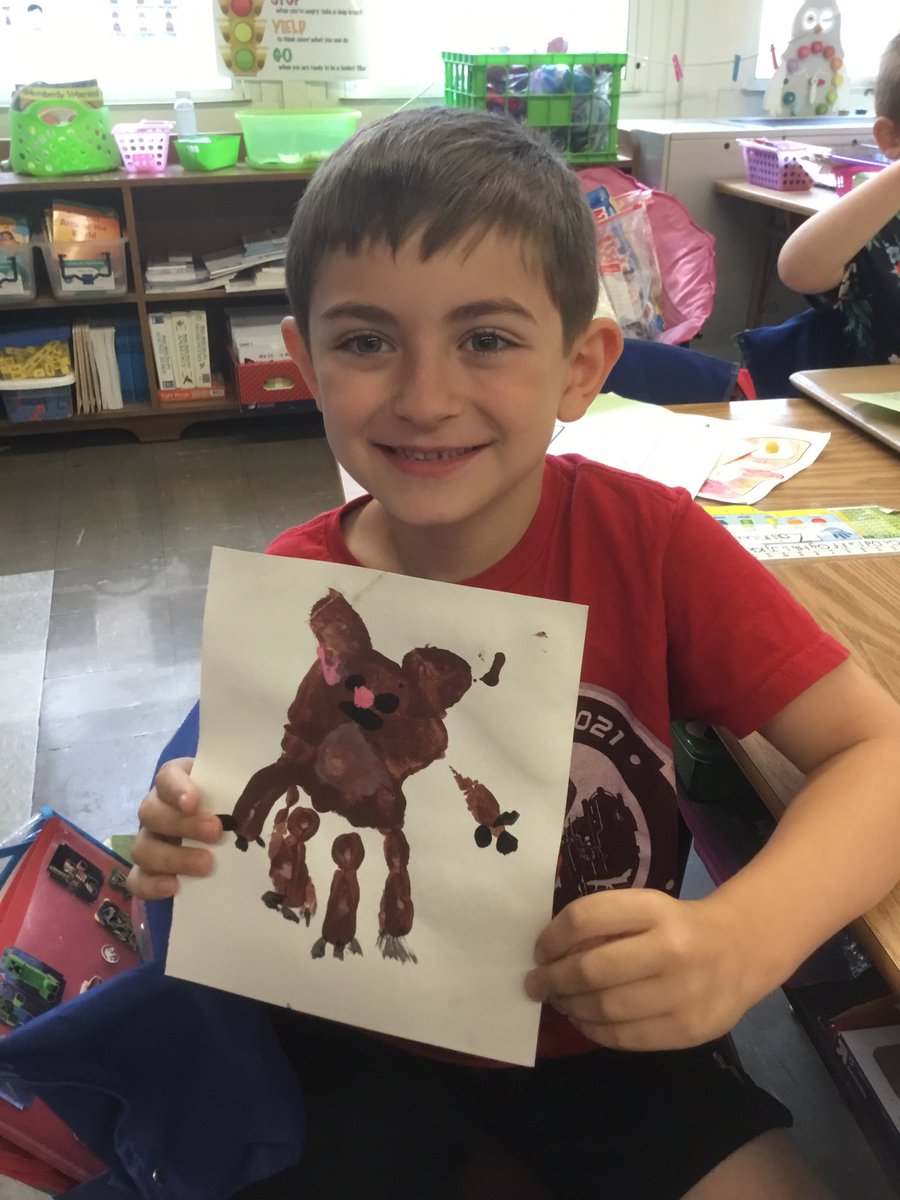 FeehanORH21's tweet image. We started our “Countdown” with Finger Paint Fun. Such creativity with our handprint animals.🖐️ @ORHEagles21 #WeHelpChildren #makingitfun