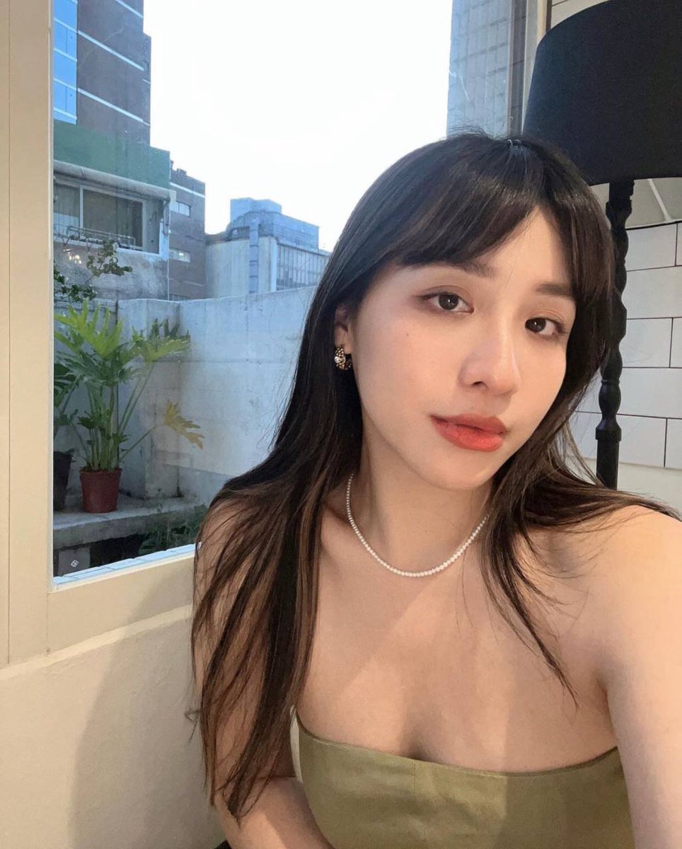 I bought a new necklace, do you think it looks good?