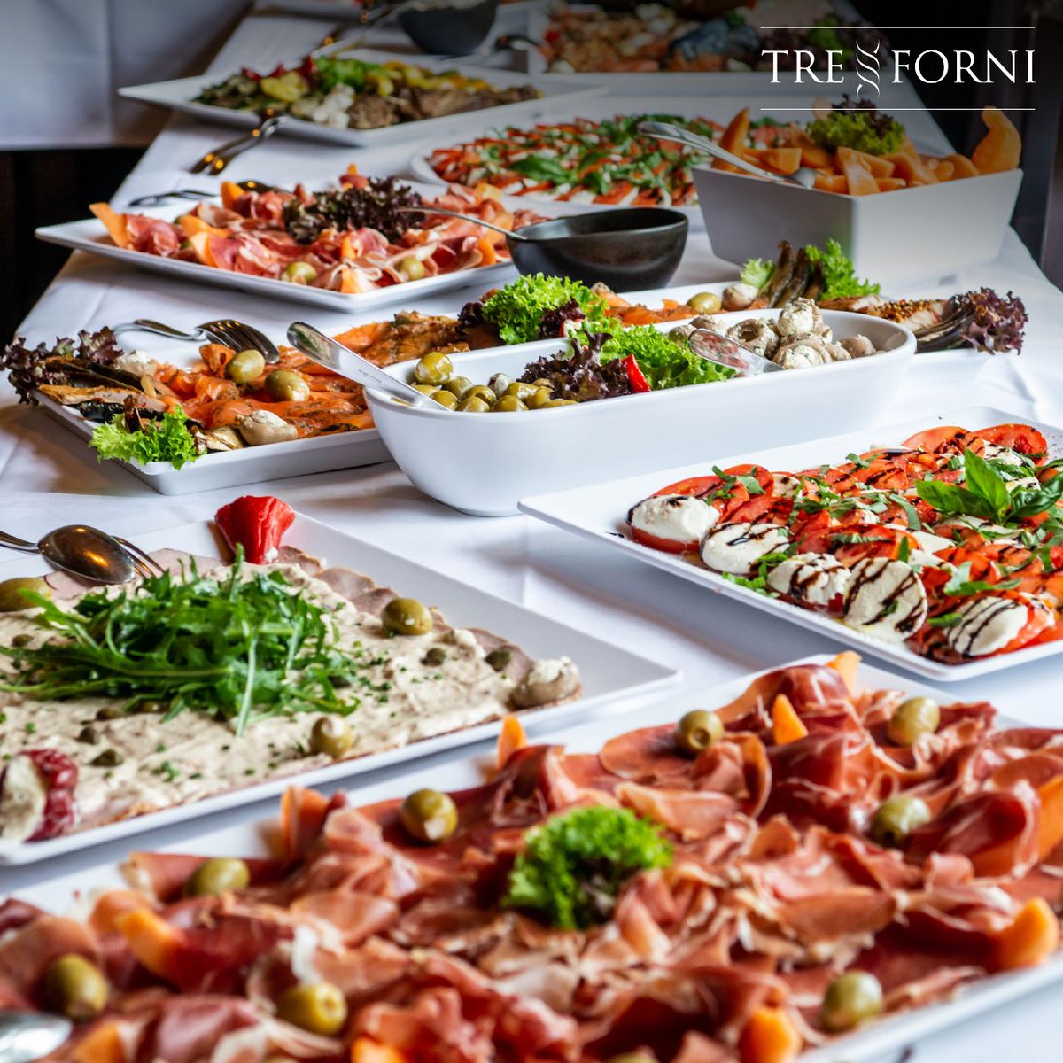 Sundays are for brunches!
Experience our signature dishes and specially curated spirits at Tre-Forni.

Call now for reservations.
7702202519 or 49491222
Visit >>> bit.ly/3XNiDZE

#sundaybrunch #kidsbrunch #parkhyatthyderabad #treforni #italianfood #italiancuisine