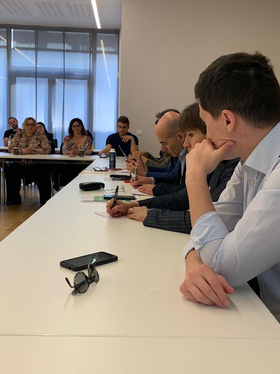 Cisl_ER's tweet photo. #Bruxelles Per i #cacciatoridisogni, i partecipanti al corso lungo per futuri dirigenti Cisl, oggi ultima tappa dell'intensa tre giorni di studio su #UE. Grazie di cuore al segr. conf. @etuc_ces Giulio Romani e a Santina Bertulessi, vice capo di Gabinetto di @NicolasSchmitEU 🙏 https://t.co/AMCxnEGWKu