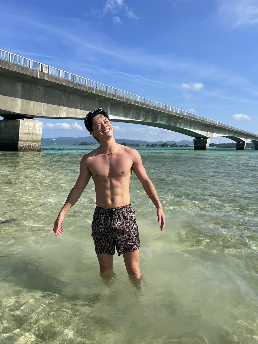 hyuga_0707's tweet photo. 沖縄の海はやっぱ最高🏖 https://t.co/RwUvYTRoZS