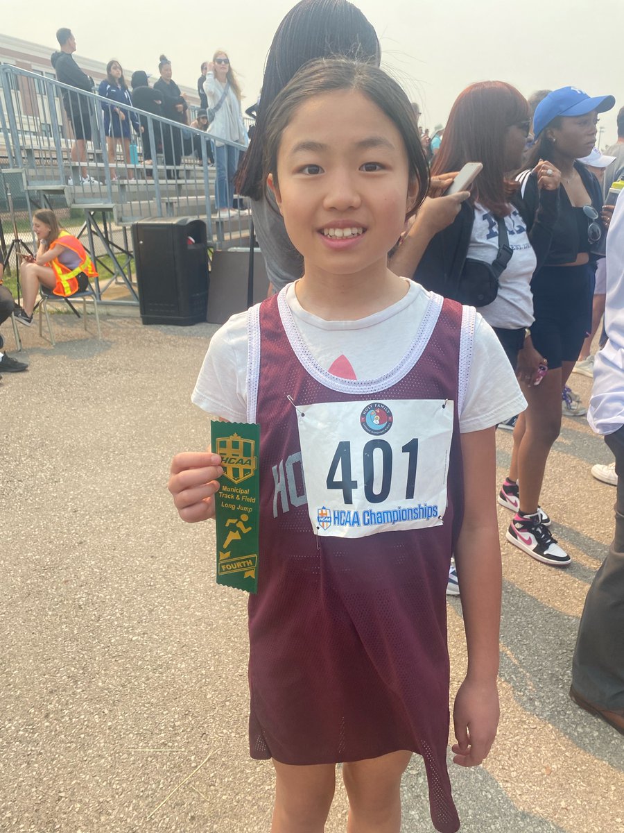 MissR_Classroom's tweet photo. So proud of you @HolyFamilyHCDSB students!! Incredible determination &amp; drive 🏃‍♀️🏃‍♂️🌟🏅 https://t.co/2w2HsVgAH9